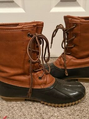 Women’s Lace-Up Brown and Navy Waterproof Boots